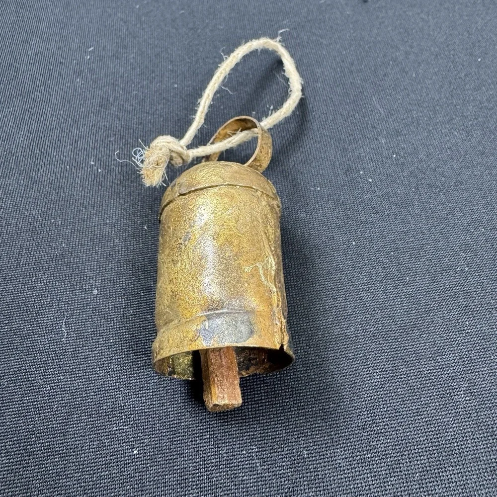 Small‎ Animal Bell Primitive Folk